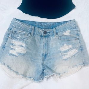 HIGH WAISTED DENIM SHORTS